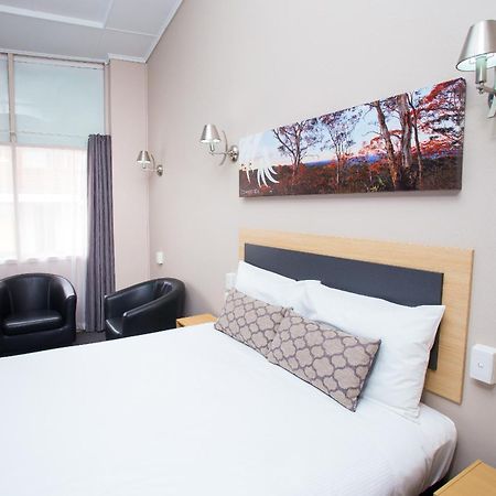 טוומבה Downs Motel מראה חיצוני תמונה