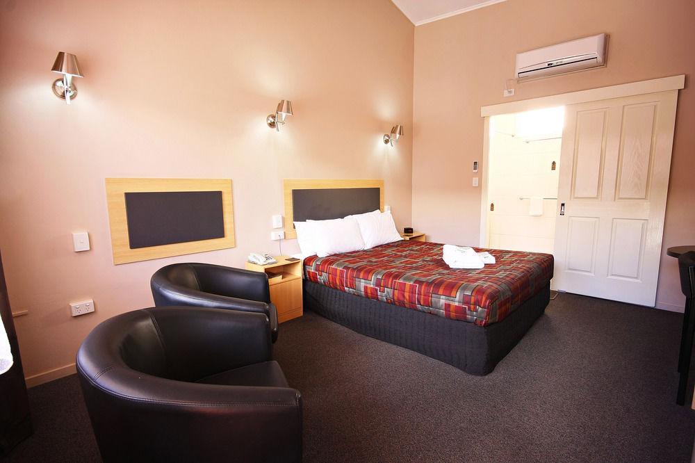 טוומבה Downs Motel מראה חיצוני תמונה