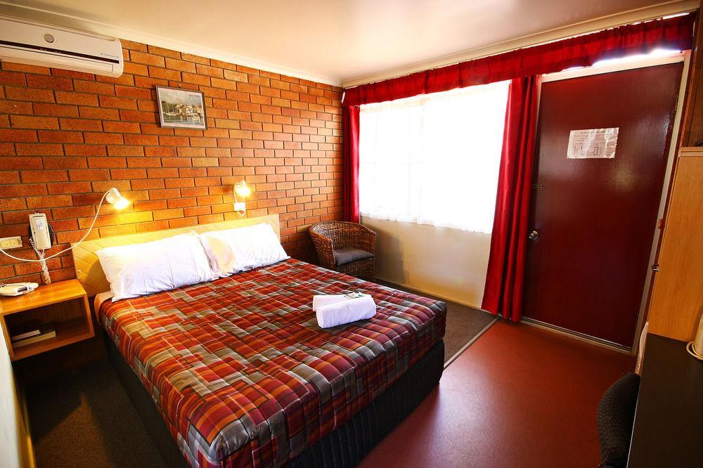 טוומבה Downs Motel מראה חיצוני תמונה
