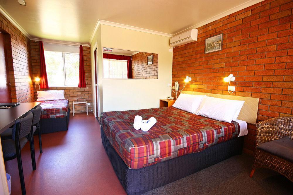 טוומבה Downs Motel מראה חיצוני תמונה