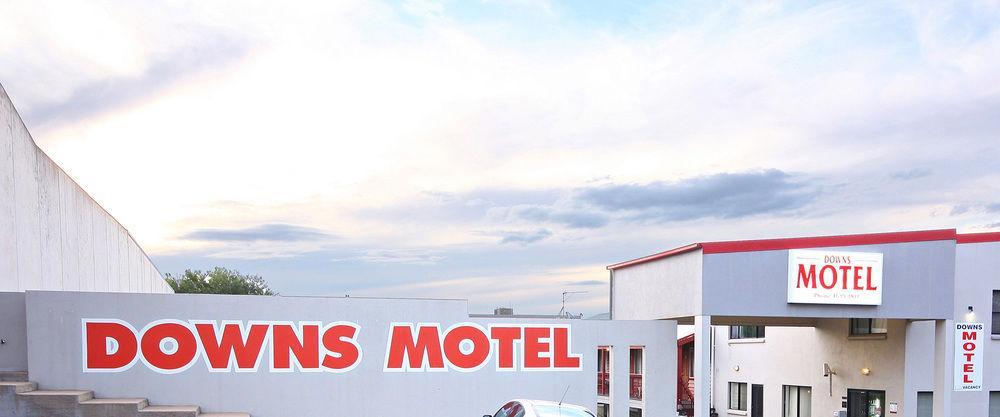 טוומבה Downs Motel מראה חיצוני תמונה