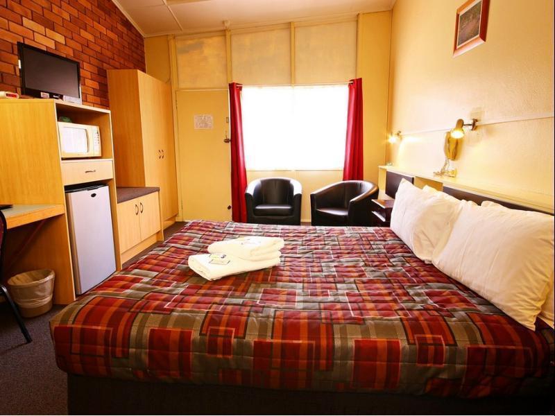 טוומבה Downs Motel מראה חיצוני תמונה