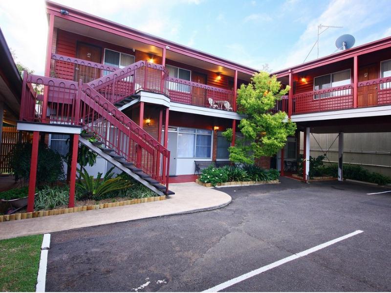 טוומבה Downs Motel מראה חיצוני תמונה
