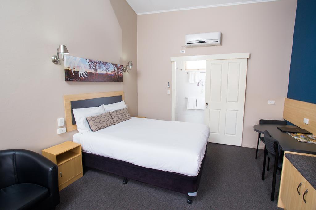 טוומבה Downs Motel מראה חיצוני תמונה