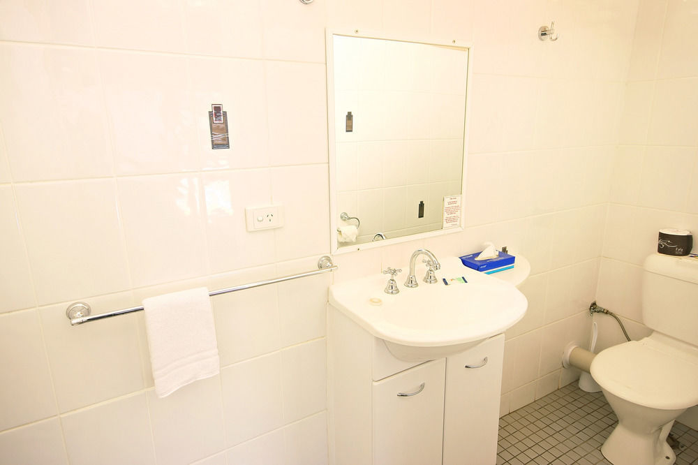 טוומבה Downs Motel מראה חיצוני תמונה
