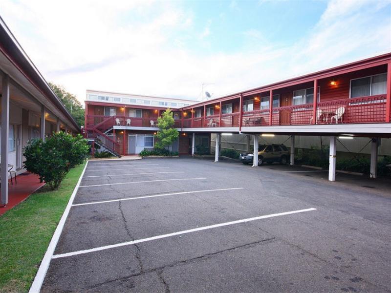 טוומבה Downs Motel מראה חיצוני תמונה